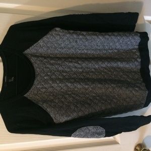 Black/Gray Long Sleeved Pullover Sweater